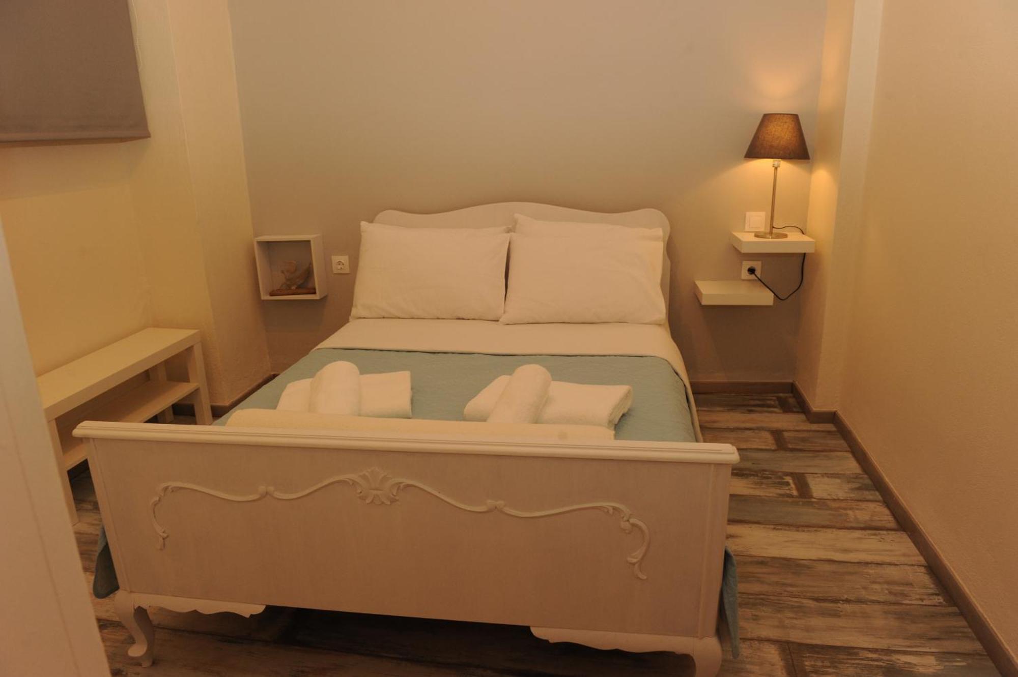 Delphic Moments - Sunny App 3br, 2ba With View Apartment *